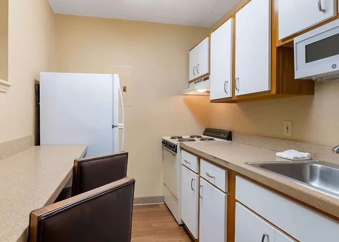 Hotel Extended America - - Killearn